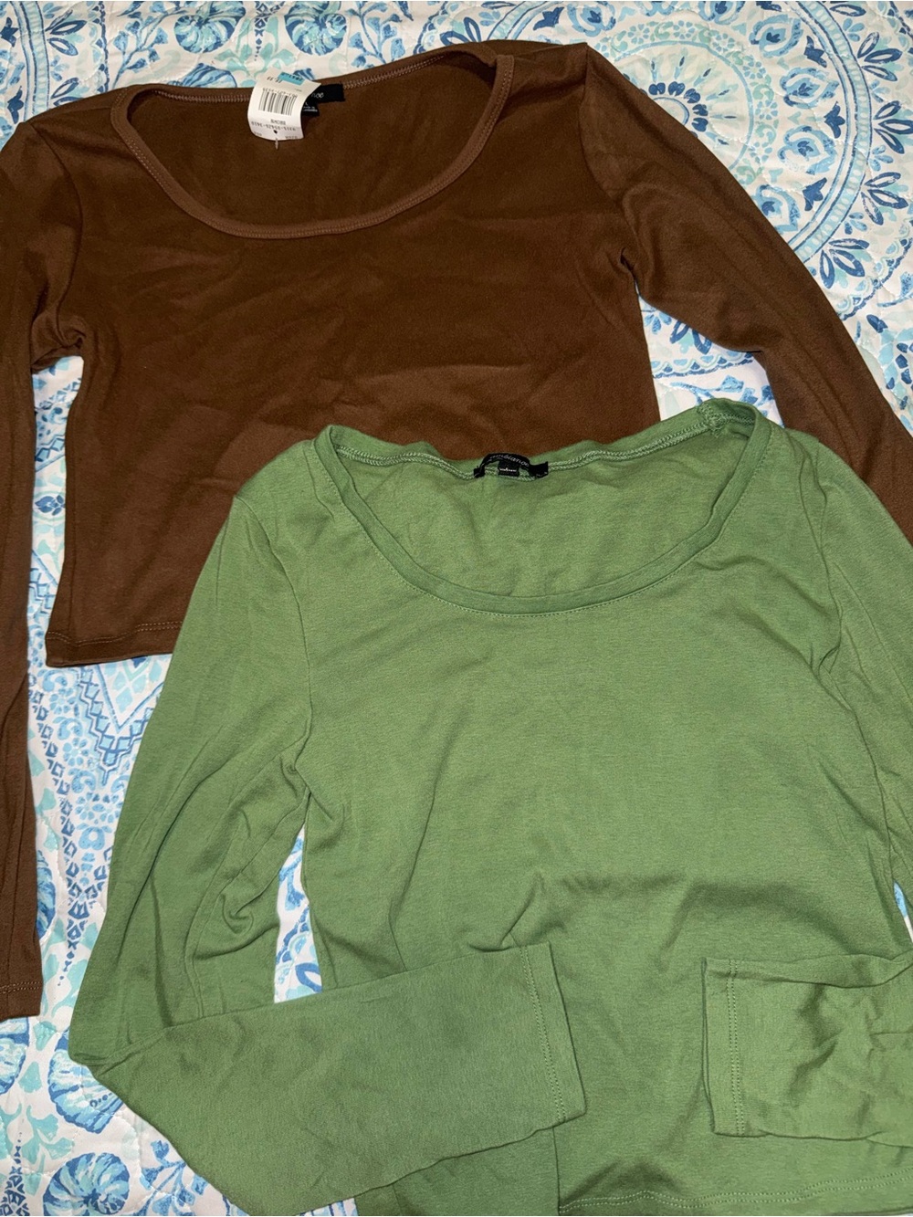 Women's Long Sleeve Scoop Neck Top - Brown & Green